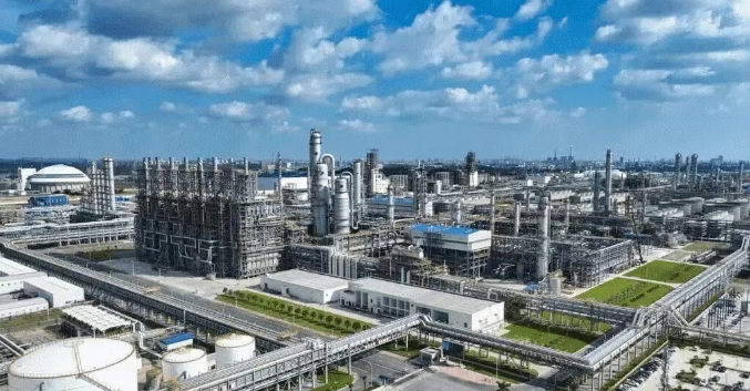 广西石化项目投料开车成功 388vip太阳集团十一台设备覆盖生产全流程